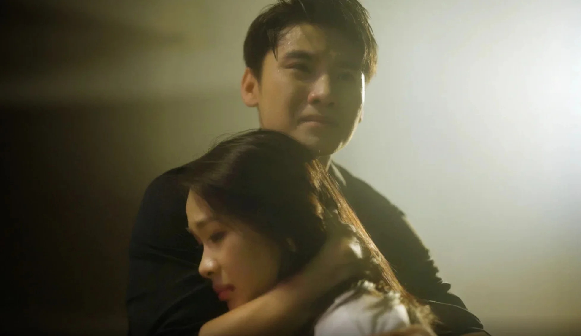 Yêu Anh Ngàn Chông Gai